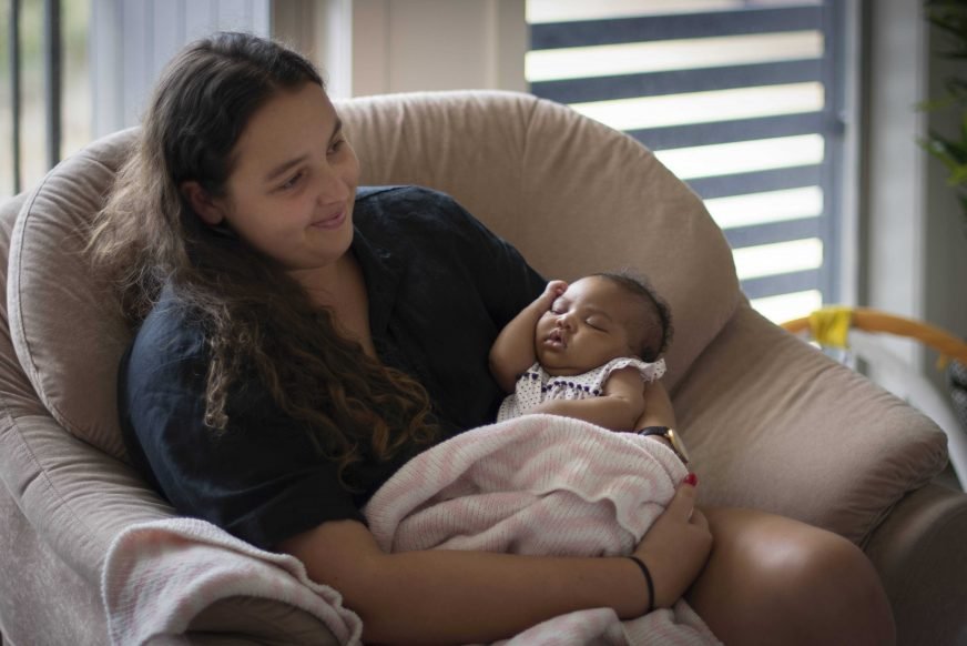 Doula Maison with Aaminas daughter